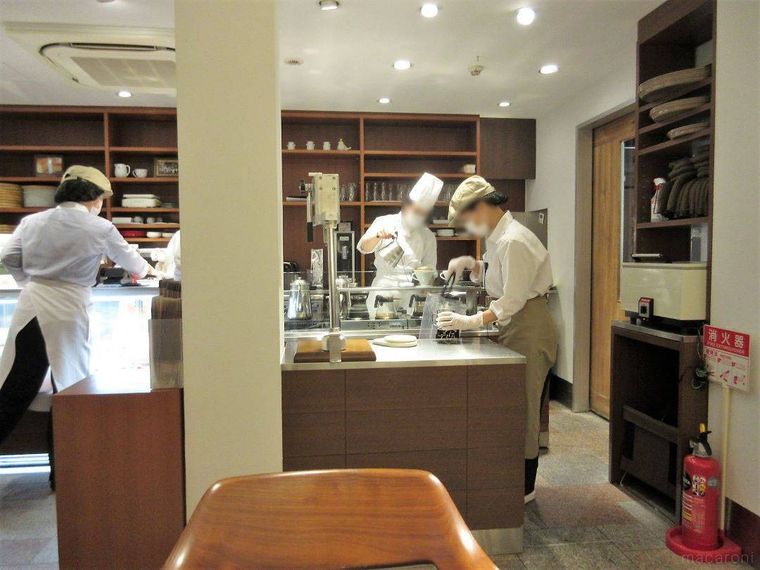 陸カフェROOMの2階にあるカウンター