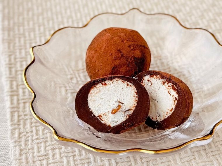 「森永製菓監修 生チョコボール」の断面