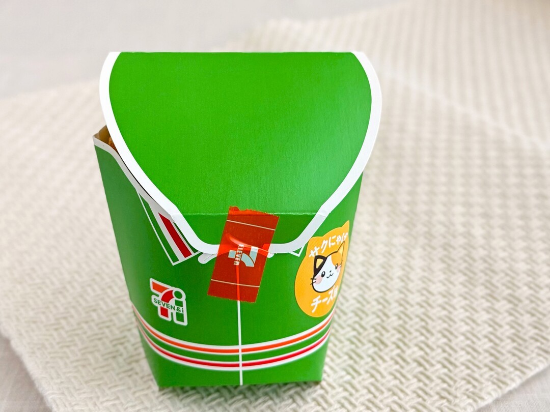 猫好きなら買っちゃう。セブン「サクにゃげ」がニャンともかわいい