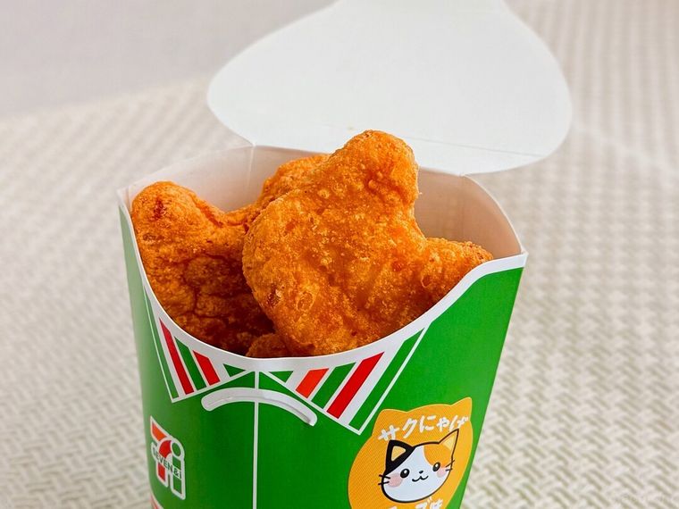 サクにゃげチーズ味5個入りの蓋をあけた様子