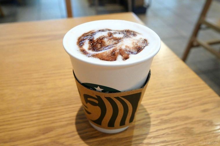 チョコレートソーストッピングのカフェミスト