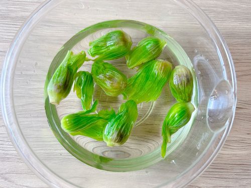 野菜ソムリエ直伝ふきのとうの正しい下処理あく抜きのコツ