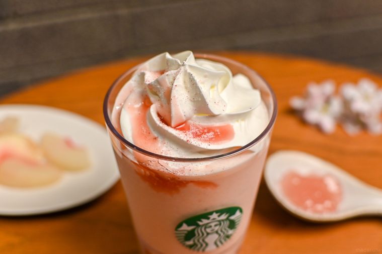 フラペチーノ®のホイップクリームのアップ