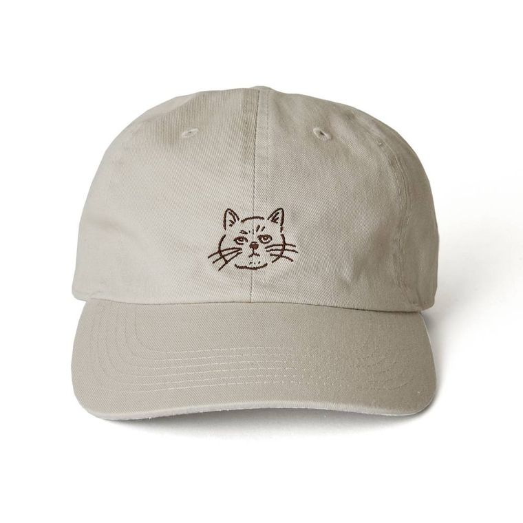 「猫刺繍キャップ < じっと見ネコ > 」のイメージ