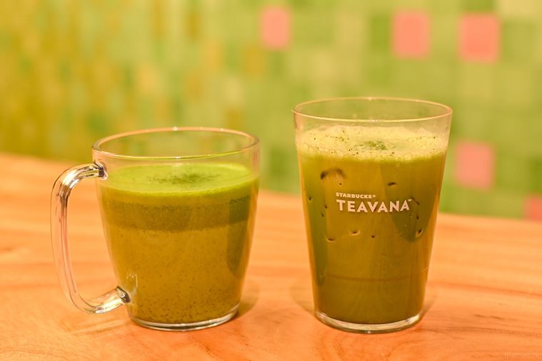 ティーラテのホットとアイスが並んでいるところ