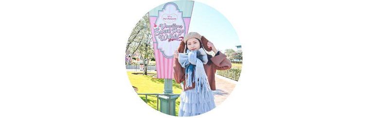 帽子を被った女性