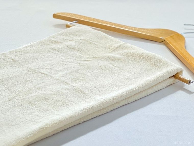 ハンガーに掛かったバスタオル