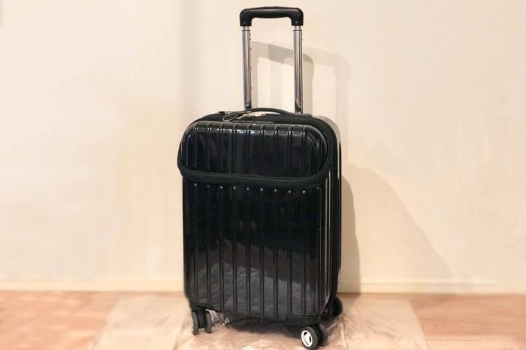 取っ手ののびたスーツケース