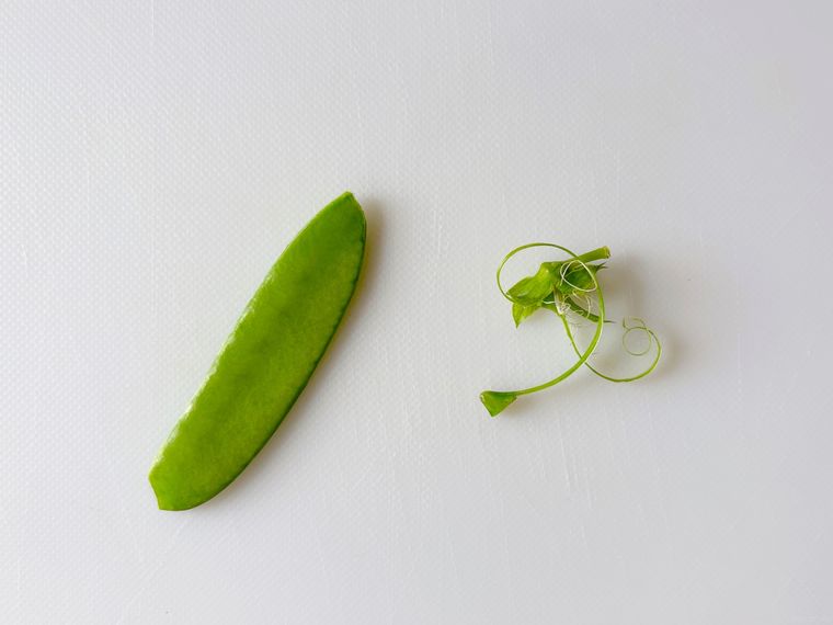 さやえんどうの筋を取ったもの、筋