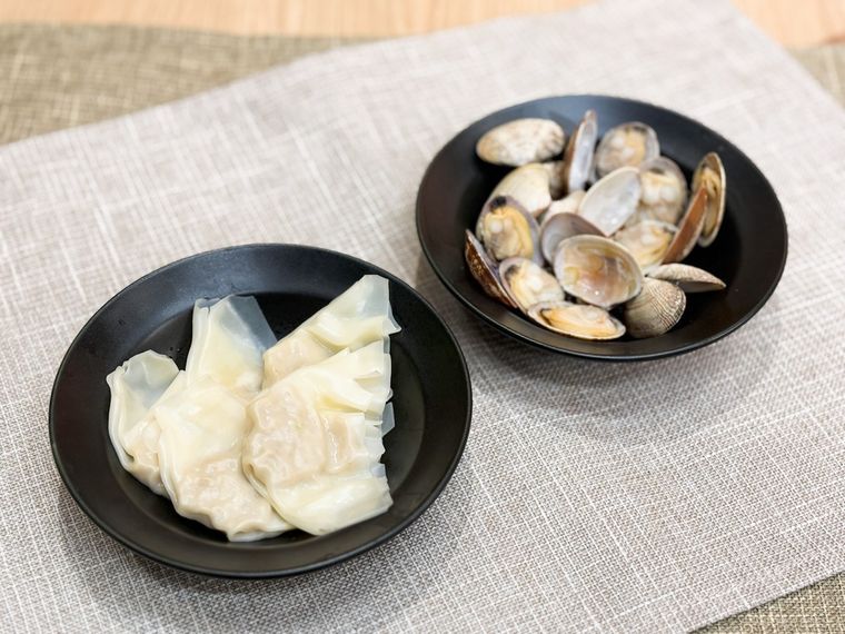 グランドメニューに追加される肉ワンタンとあさり