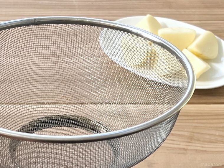 ザルとじゃがいも