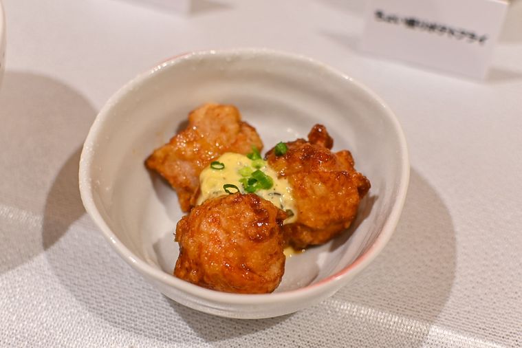 タルタルソースをのせたチキン