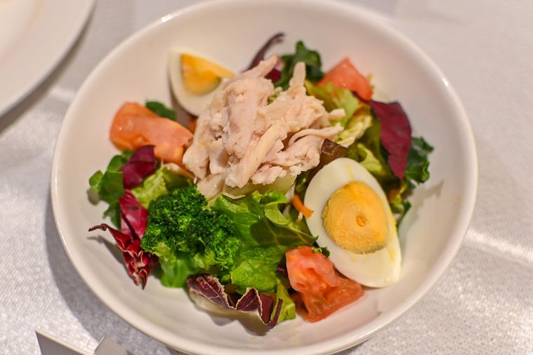 蒸し鶏のサラダ