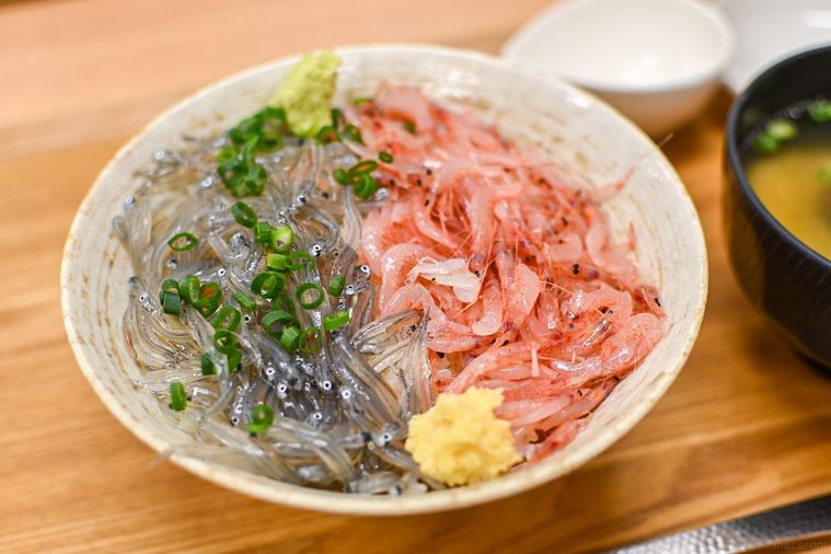 生しらすと生桜えび丼