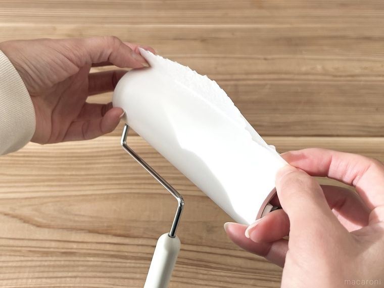 コロコロのシートを谷折りにしているところ