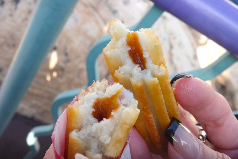 デミグラス・チュロスの中身