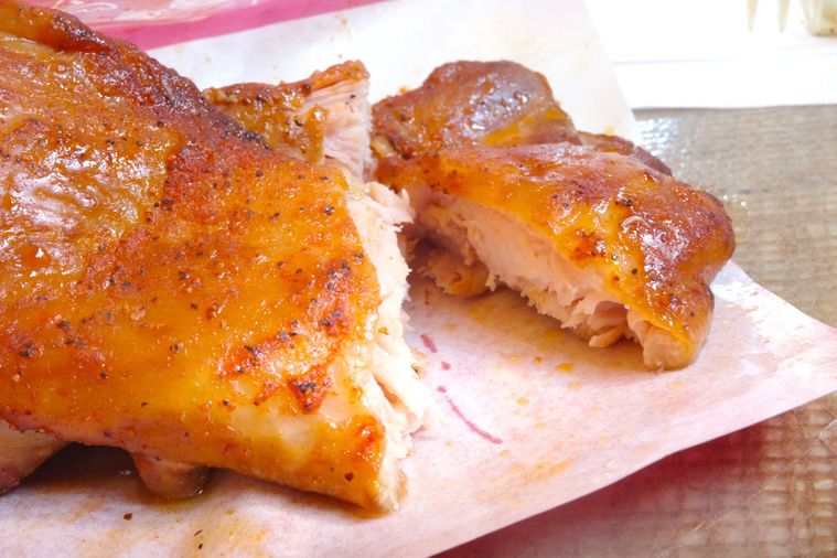 スパイシースモークチキンレッグの断面