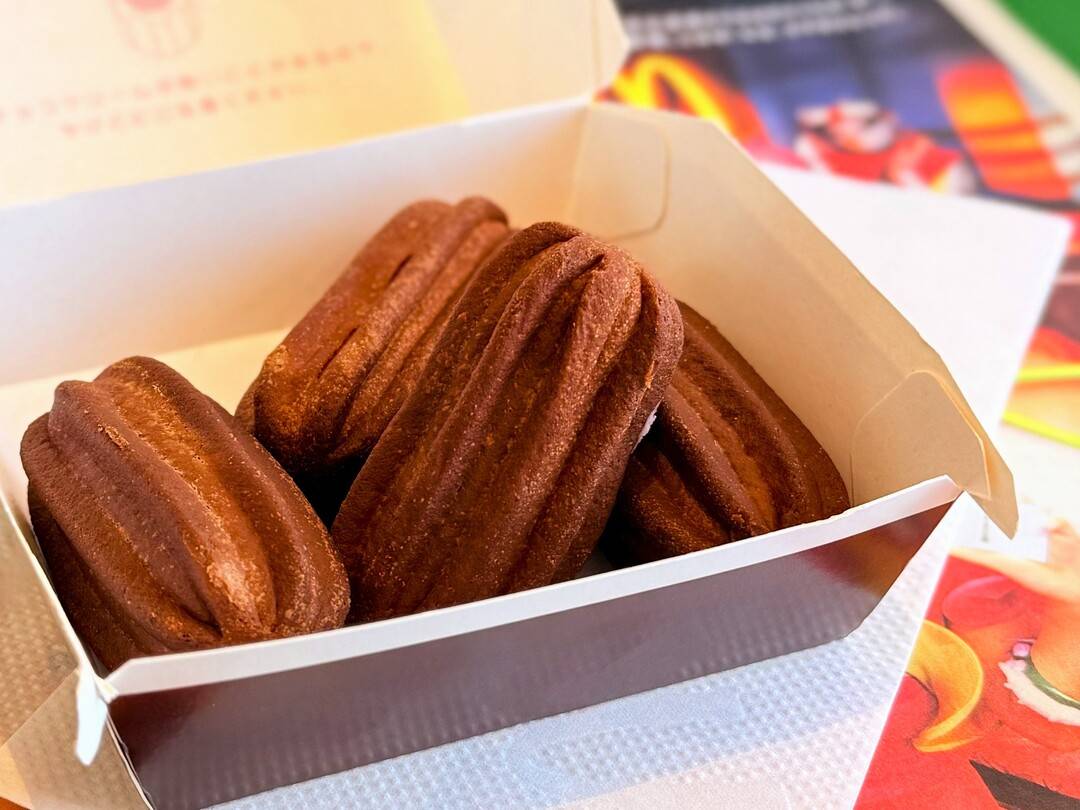マクドナルド「ひとくち黒チュロス」の史上初いちごチョコ味！あまりの