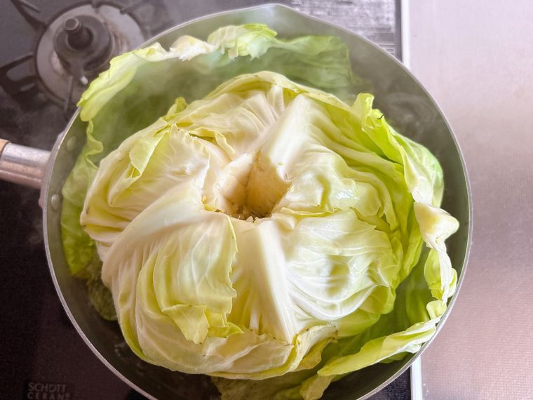 キャベツの葉が剥がれる様子