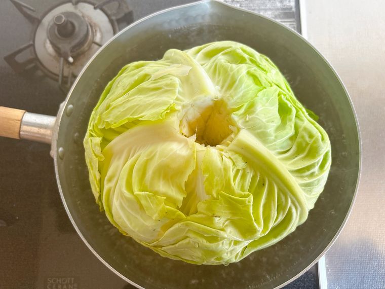 キャベツをゆでる様子