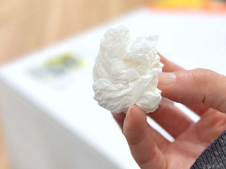 丸まったティッシュ