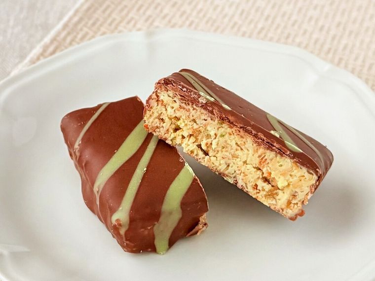 ドバイスタイルチョコカダイフ入りの断面