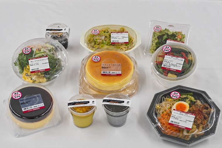 惣菜とデザートの集合