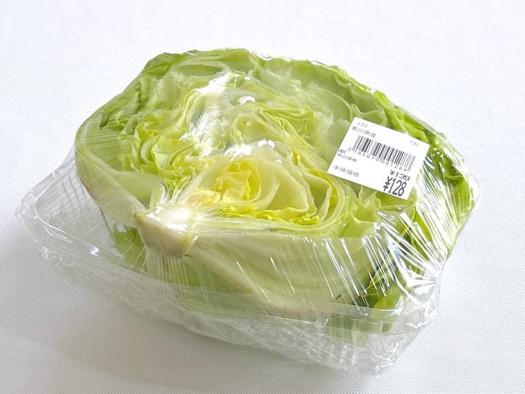 パックに入ったカットレタス