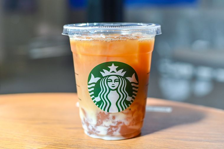 ティーラテを正面から