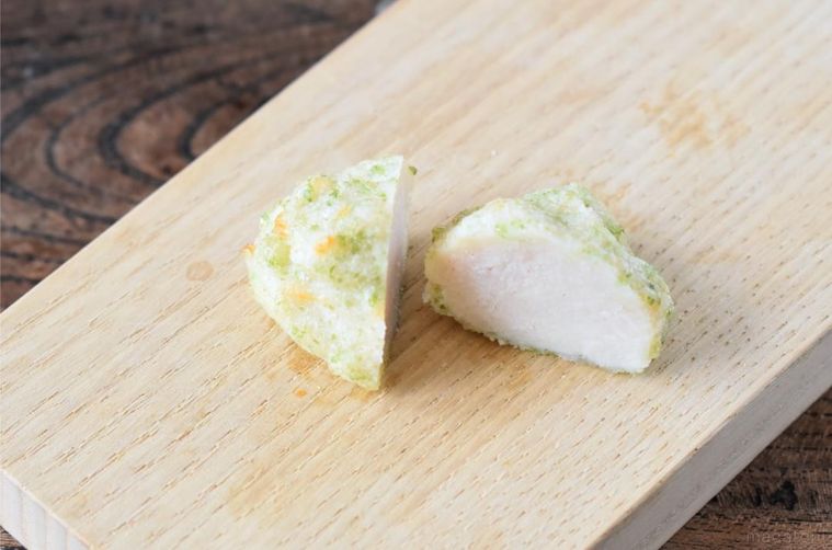 半分にカットしたとり天