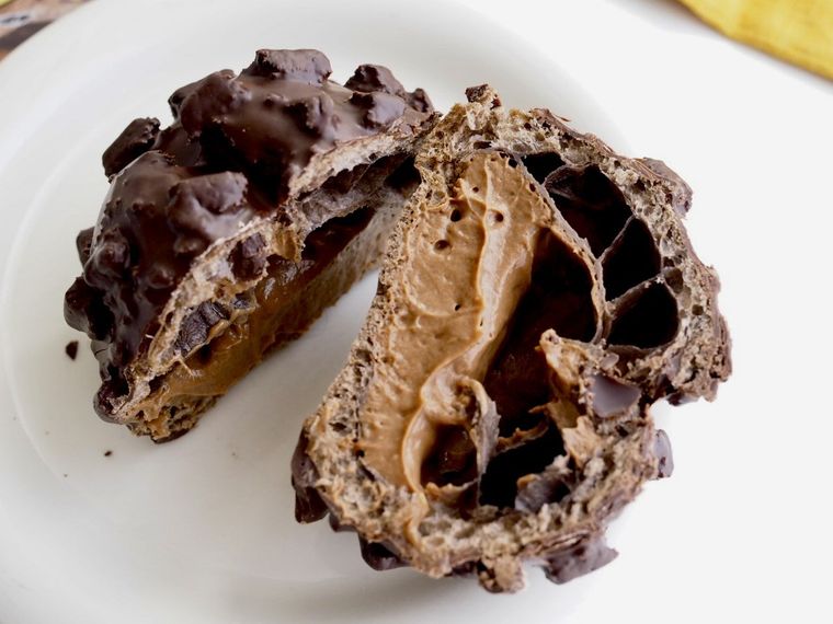 ブラックサンダー チョコクッキーシュー