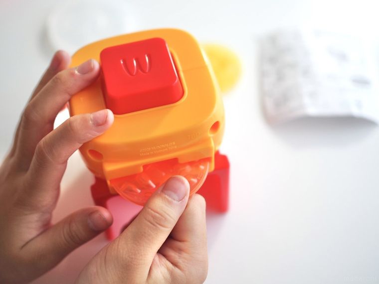 ジュースをいれてみようドリンクマシーン