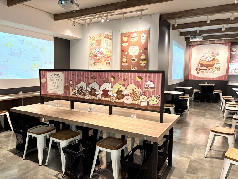 すみっコぐらしカフェの店内
