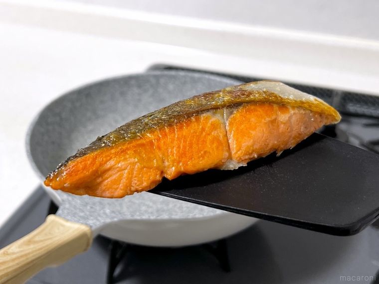 フライパンで焼いた鮭