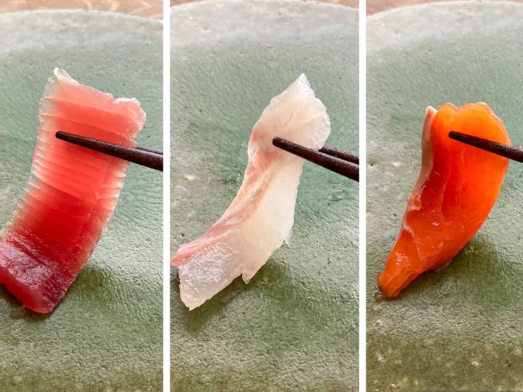 ブライン液で洗ったまぐろ、たい、サーモンの刺身を箸で持ち上げるコラージュ画像