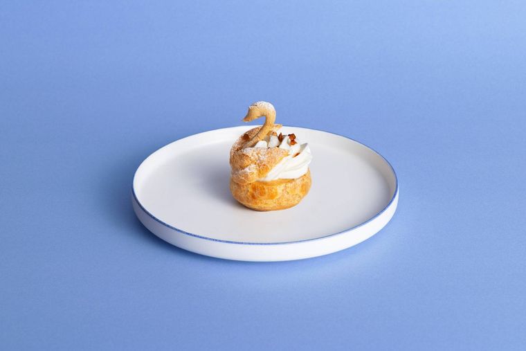 島田徹氏パティシエ・シマキャラメル・スワンシュー