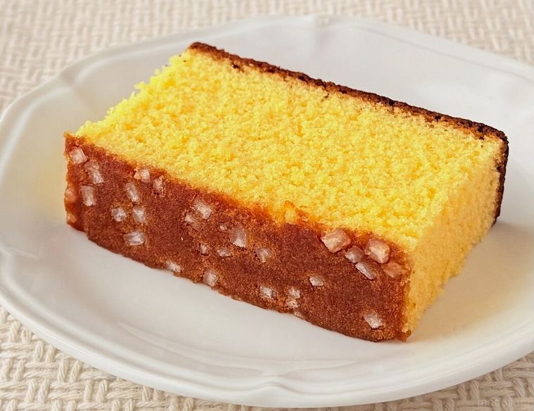 ザラメがついたしっとり五三焼カステラ