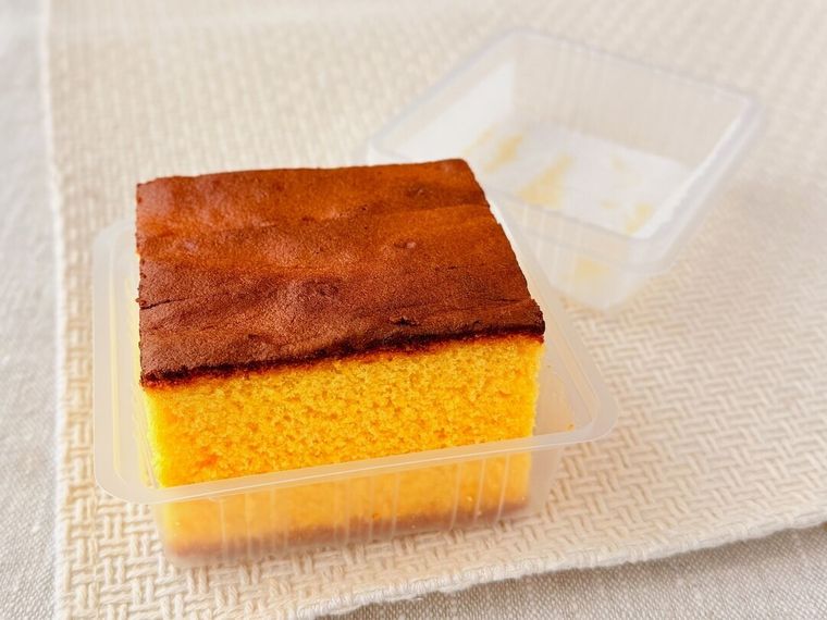 しっとり五三焼カステラの蓋を開けた様子