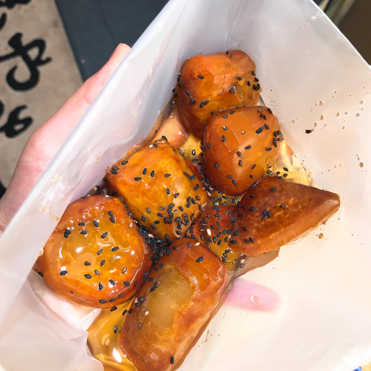 袋に入ったおいもやさん興伸の大学いも