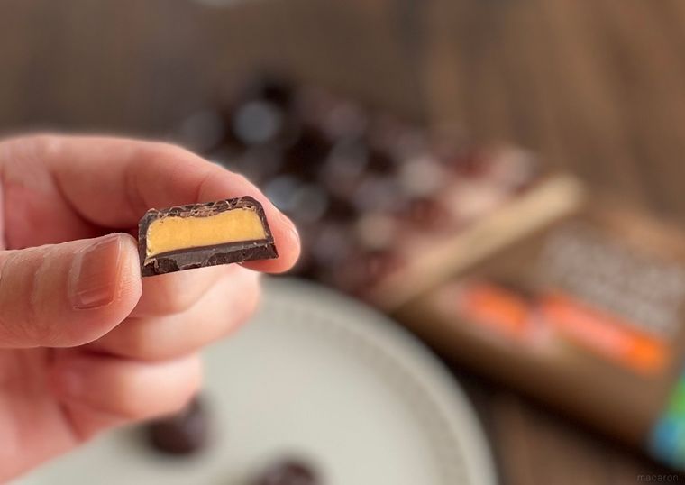 業務スーパーミニプラリネ オレンジの断面写真