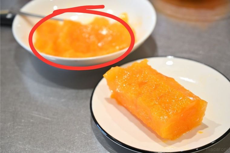 細かいみかんゼリーを赤丸で囲っている