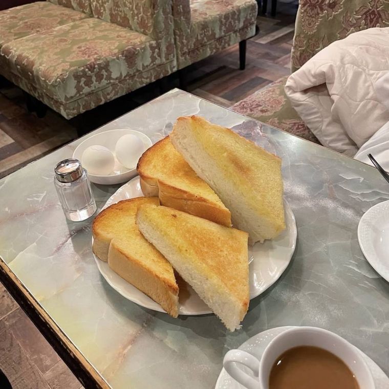 珈琲王城の厚焼きトーストセット