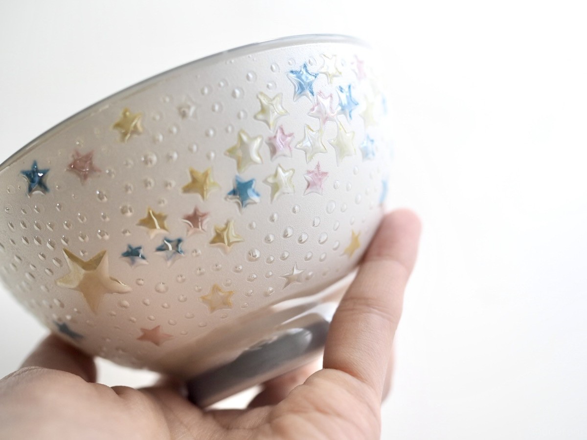 キラキラ✨️お茶碗 何がそんなにすごい？SNSで注目を集めるニトリの「きらきら飯椀」を
