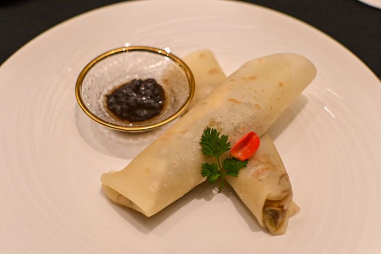 野菜炒めを巻いた料理