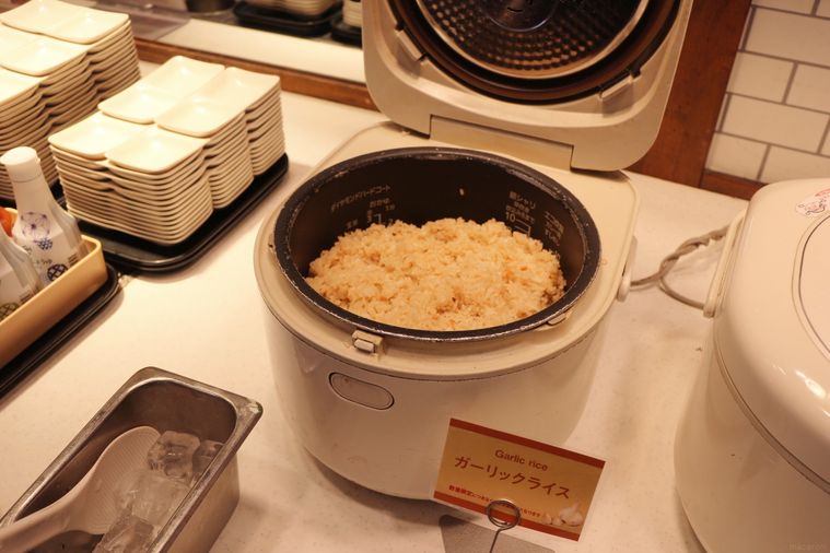 ステーキガストのサラダバーのガーリックライス