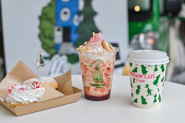 ドリンクとスイーツの集合