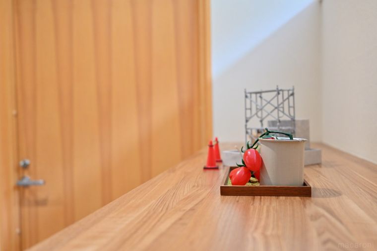 ジオラマ作品を飾った玄関