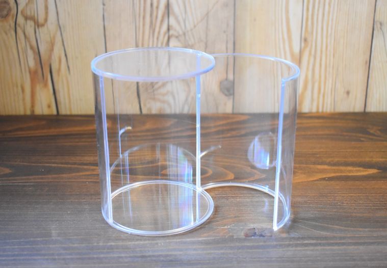 ダイソーのディスプレイケース 円柱型ショートのフタを開けたところ