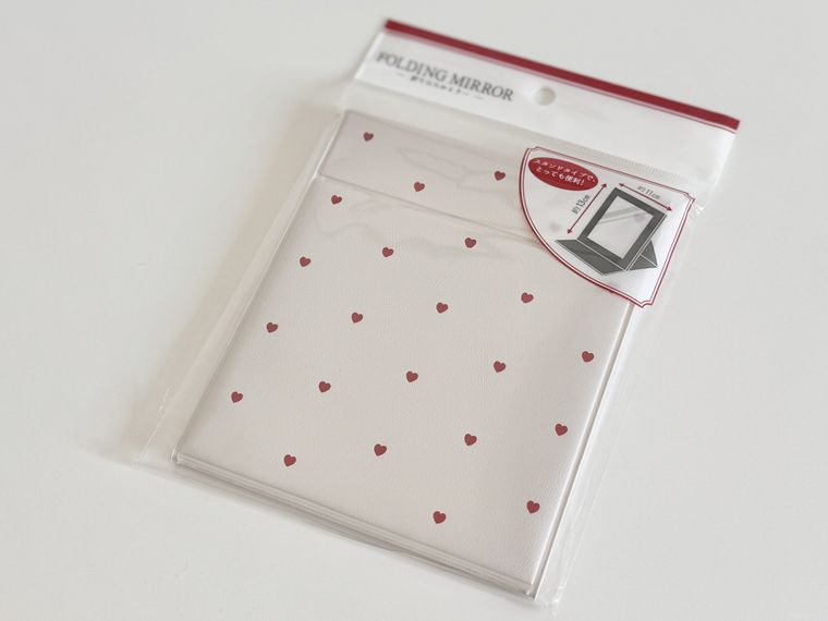 セリア折りたたみミラー ハート柄のパッケージ