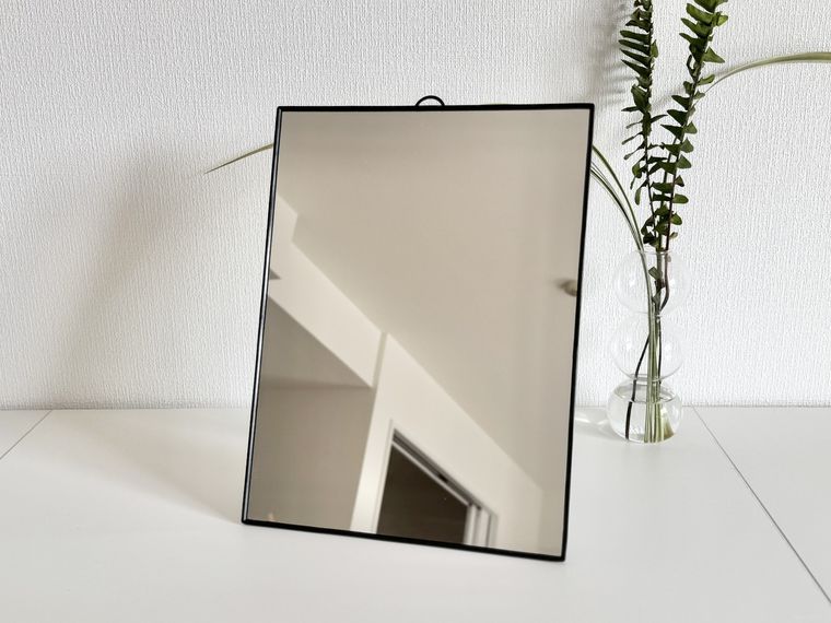 セリアビッグミラーを置いている様子